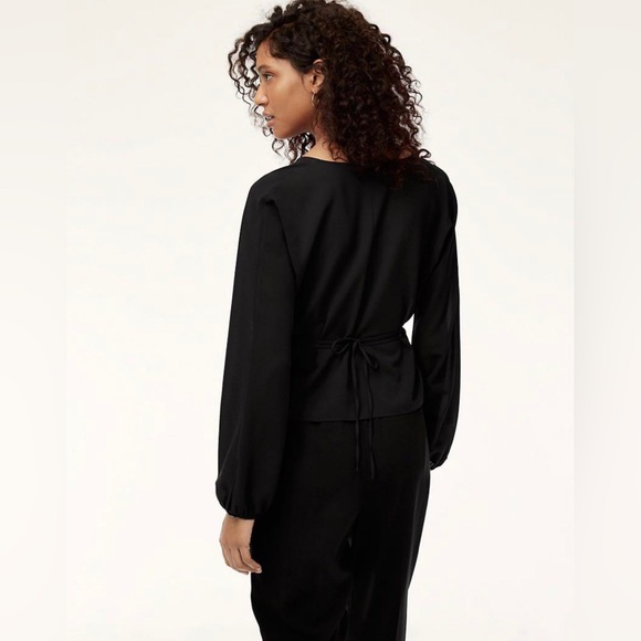 Aritzia Lilia Blouse *NWT* - Picture 2 of 2